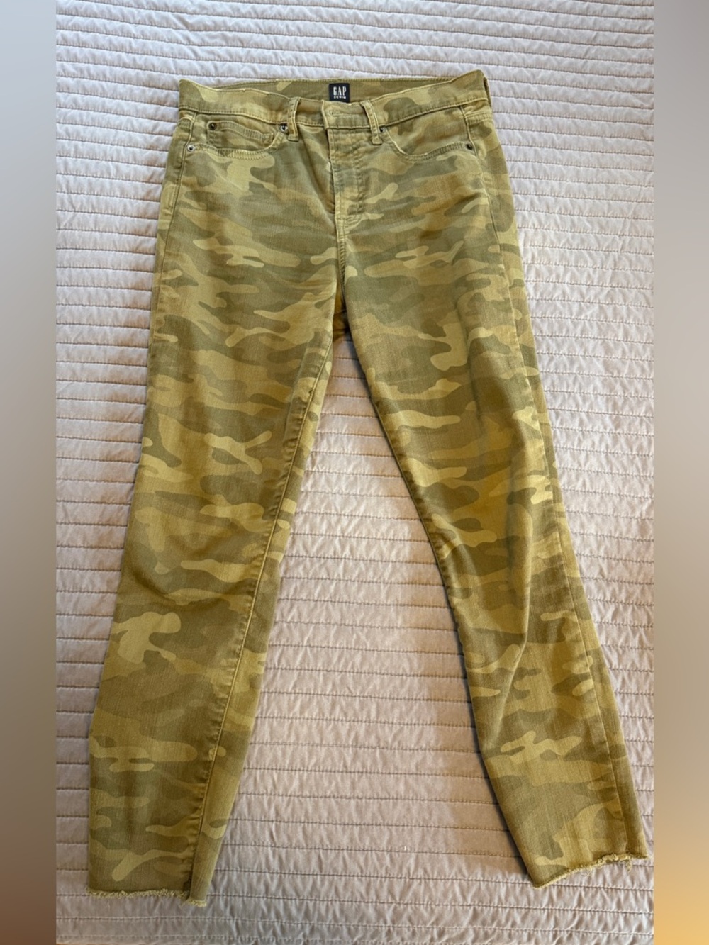 GAP Women’s Olive Camo Skinny Jeans